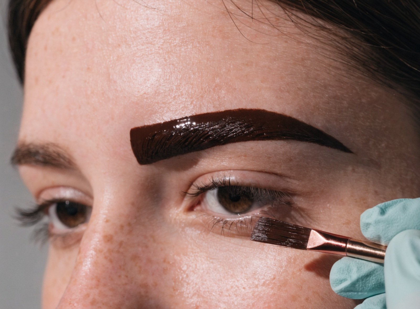 Brow tinting kit with henna and tools
